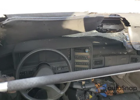 1989 Cadillac Allante z USA, uszkodzony, nr VIN 1G6VR3183KU102652